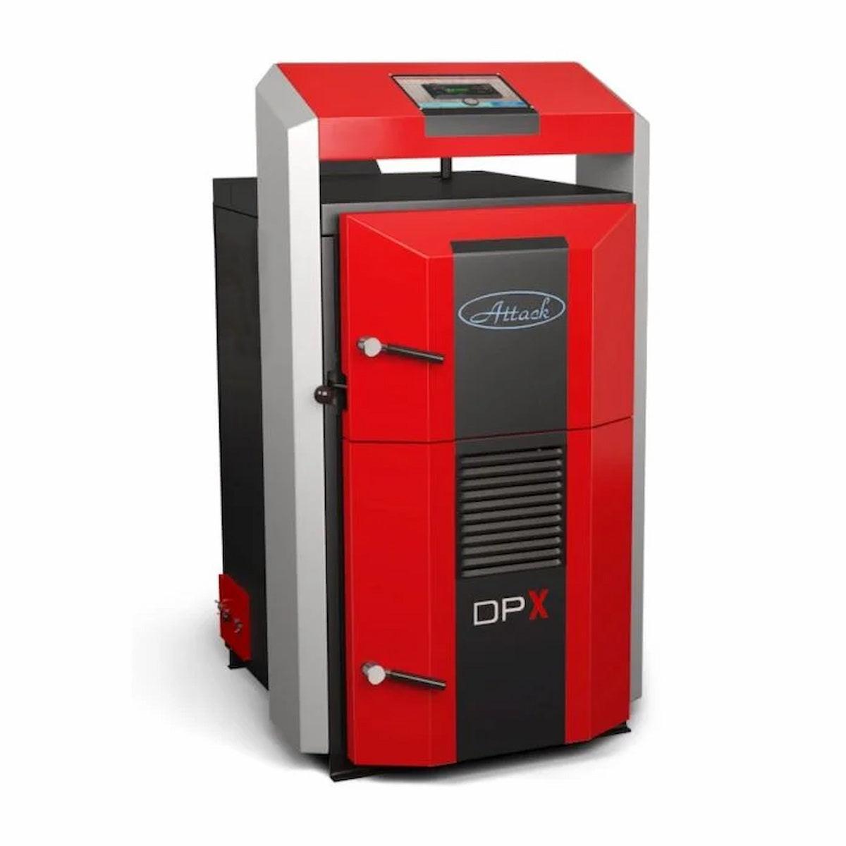 Roter und grauer Holzvergaserkessel Attack DPX 15 kW für effiziente Biomasseheizung