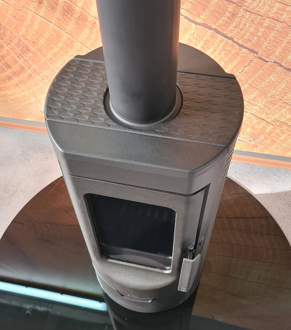 Cheminée design en fonte Plamen Tara – indépendante de l'air ambiant